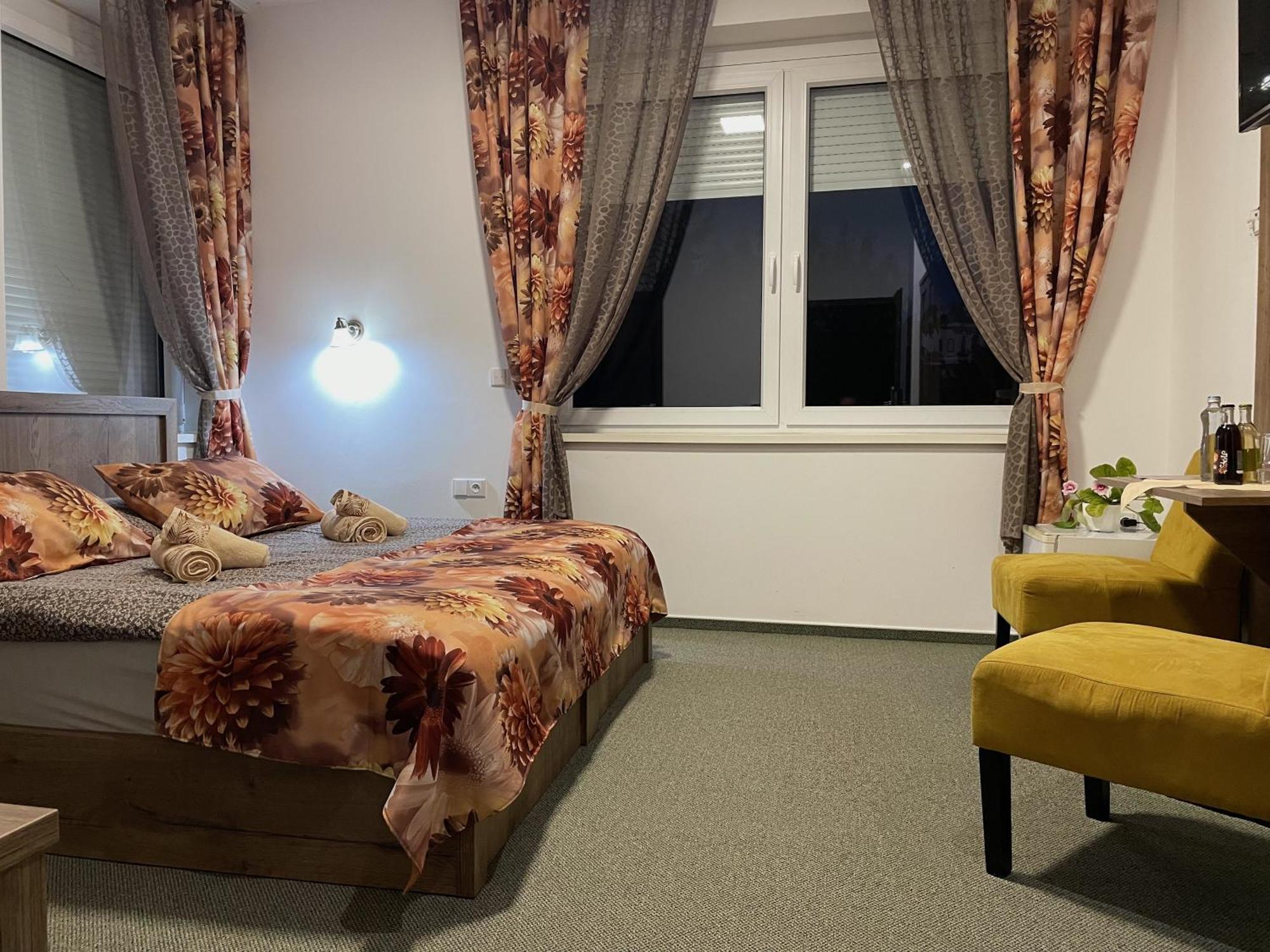 Hotel Herman Rychnov nad Kneznou Luaran gambar